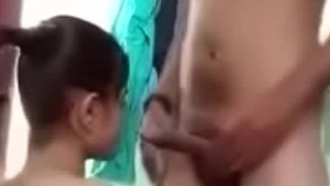 Cute girl ki lund chusne ki video