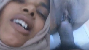 Hijabi Mallu Auntie Fucking By Tourist Agent MMS