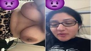 Sexy NRI Panjabi Girl Shows Her Boobs