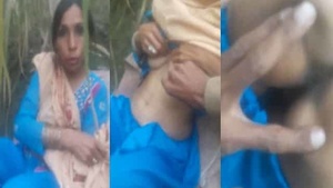 Dehati aunt showing big ass for her secret lover