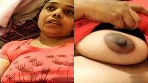 Desi Bhabhi Shows Breasts On Video Call
