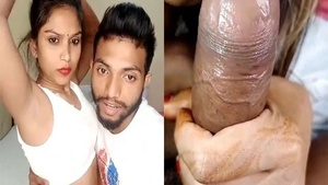 Sexy Bhabhi sucking cock on cam