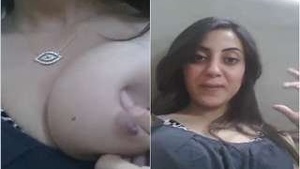 Horny girl Paki likes to suck her tits