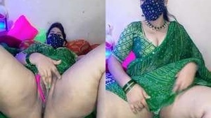 Hottest Horny Bhabhi Shows Pussy On Webcam