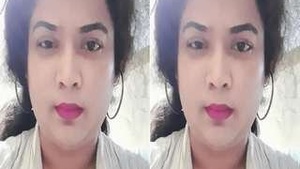 Desi GF Shows Her Boobs On Video Call