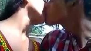 Desi mms Tamil teen girl sex video recorded outdoors