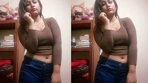 Exclusive Sexy Insta-Model Records Nude Video For Fans