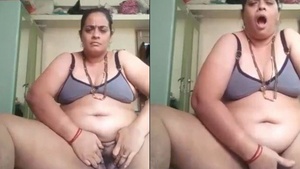 Horny mature aunt jerks off her tight pussy on camera