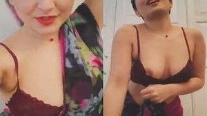 Hot Desi Girl Shows Her Breasts In Dance Video