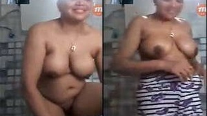 Exclusive Cute Indian girl showing her tits and pussy on video call