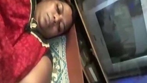 Super sexy Bhabhi masturbating on live camera