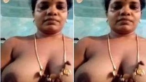 Desi Mallu Bhabhi Bathing