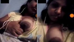 Pretty Lankan Girl Shows Tits and Pussy On Video Call