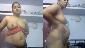 Desi Bhabhi Records Her Nude Video For Lover