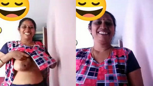 Desi Babe Shows Off Her Big Breasts and Pussy in Amateur Video