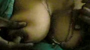 Mature desi babe gets her pussy stretched by her boss in hot video