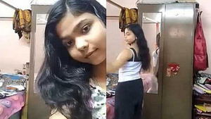 Desi girl with curves and beautiful ass nude selfie for bf