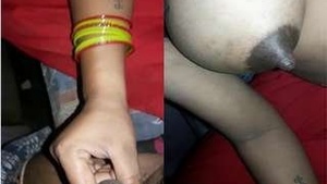 Desi Wifes Milky Tits Get a Handjob from Husband in the Village