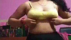 Bhabhi fingered