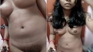 Amateur Lesbian Takes Nude Selfies in Exclusive Video
