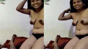 Exclusive Tamil Call Girl Gives a Hot Blowjob and Dick Disposal with clear sound