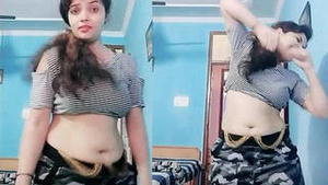 Chubby Anuradhas Puffy Navel Gets a Show in HD Video