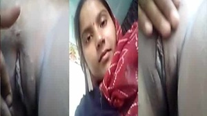 Bihari Bhabhi takes a break from work to pleasure herself on camera for selfies