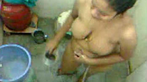 Desi auntys nude bath is captured in crystal-clear detail