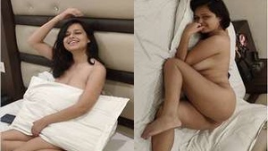 Amateur College Girl Shows Off Her Big Boobs on Video Call