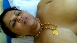 Mallu aunty gets naughty with her lover