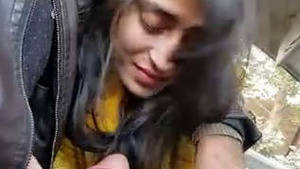 Girlfriends Intense Oral Pleasure in the Car