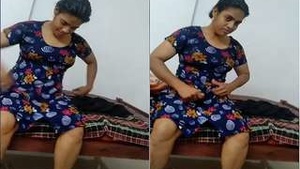 Desi Bhabhis Nude Video Recording for Husbands Pleasure