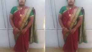 Exclusive Video of Mallu Bhabhi Revealing Her Breasts and Pussy