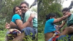 Odia Dehati and her partner engage in outdoor MMS