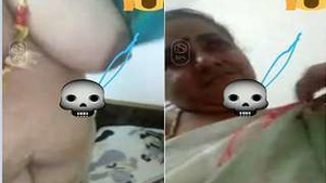 Exclusive Video of Mallu Bhabhi Showing Off Her Boobs and Pussy