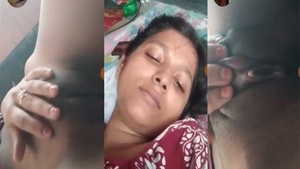 Indian girl masturbates in video call with boyfriend
