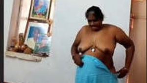 Mature Tamil Auntie Wearing Cloths