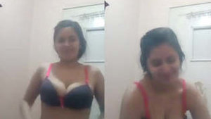 Cute Desi Girl Shows Off Her Big Booty