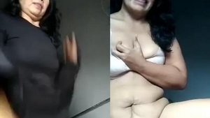 Dissatisfied With Horny Milf Fingered