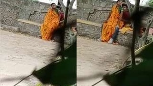 Amateur Desi Bhabhi Gets Naughty with Her Lover in the Park