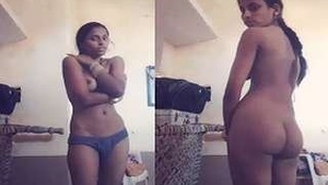 Exclusive Desi Bhabhi Strips and Reveals Her Nude Body