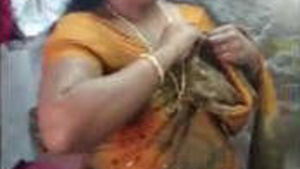 Aunties Undressing Session with Sari in the South