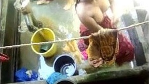 Outdoor Bath Time with Bangla Desi Girls in HQ Heaka (5)