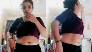 Homely belly dance with Anuradha, the sexy beauty