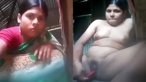 A Bangladeshi housewife indulges in solo play on camera