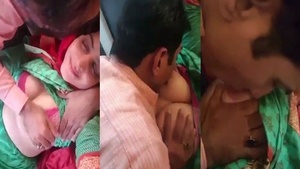 Amateur Indian couple has sex in a car with MMS