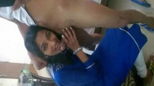 Desi office girl simran sucks her bosss dick in hotel room