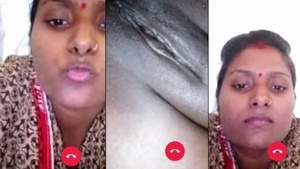 Indian bhabhi flaunts her pussy for selfies in 445 video