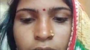 Desi Bhabi Showing And Fingering
