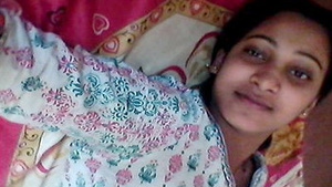 Cute Indian College Girl Teases Her Boyfriend with Her Pussy